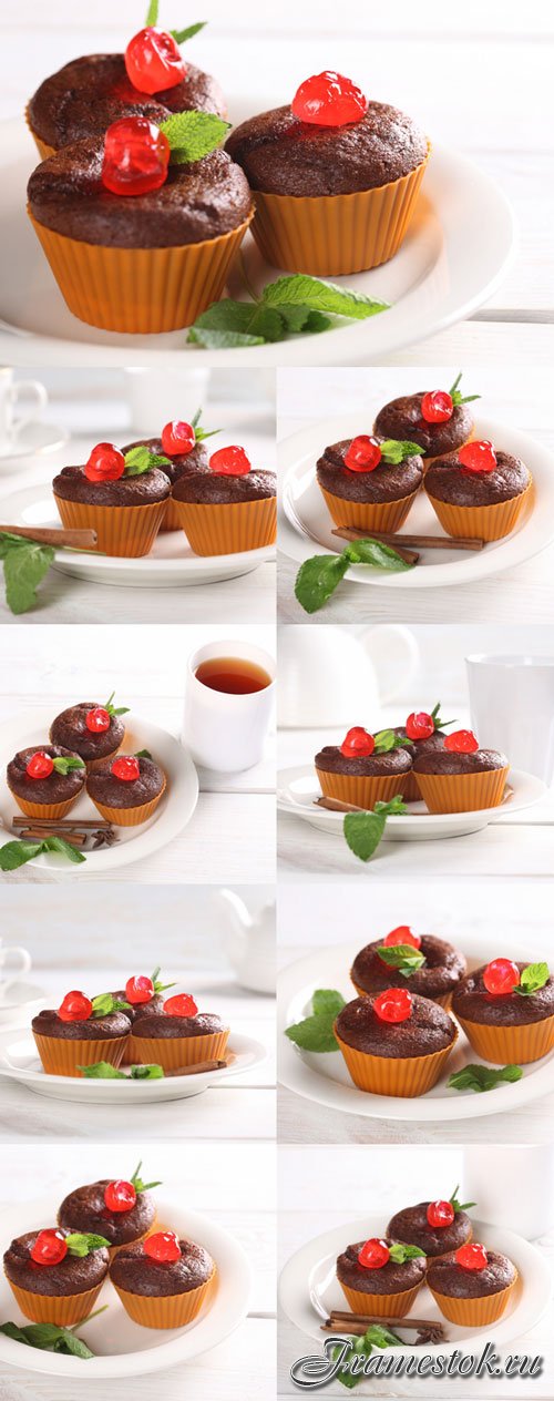 Cupcakes with cherry jelly
